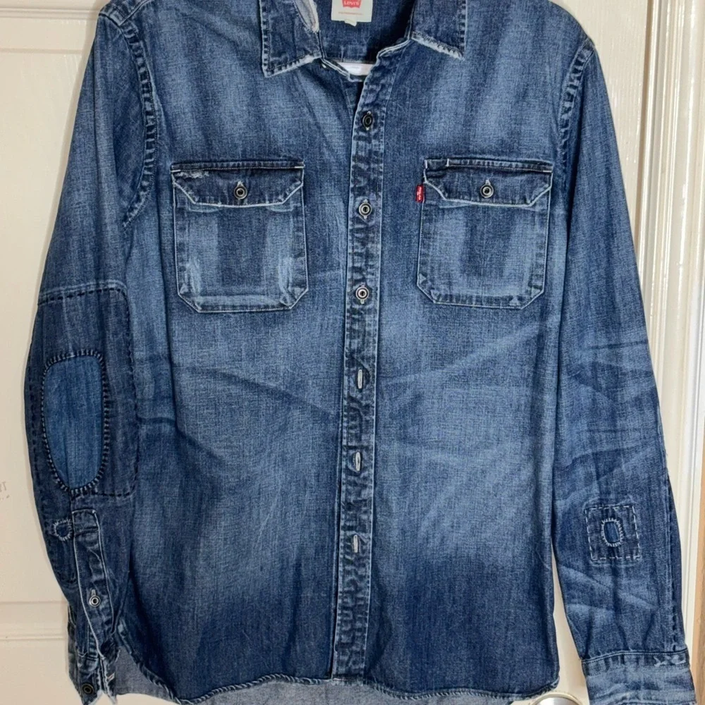 Levis Distressed, Patchwork, Denim Shirt Sz Medium Womens - Picture 12 of 12